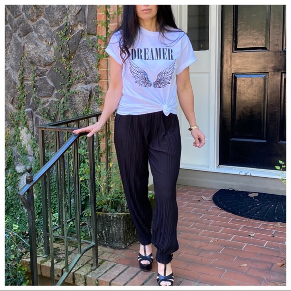 Chic Dreamer Graphic Tee - Picture 4 of 6